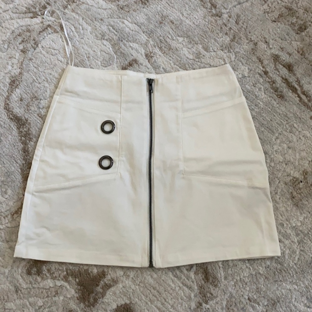 LF / Carmar White Skirt